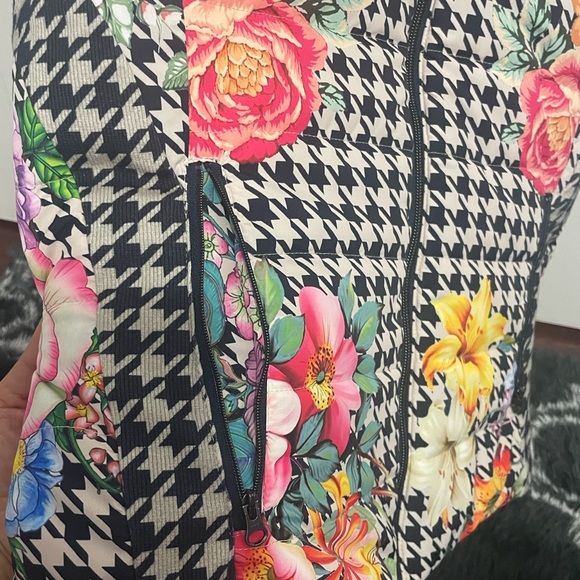 New Johnny Was Black and White Reversible Vest - Picture 11 of 12